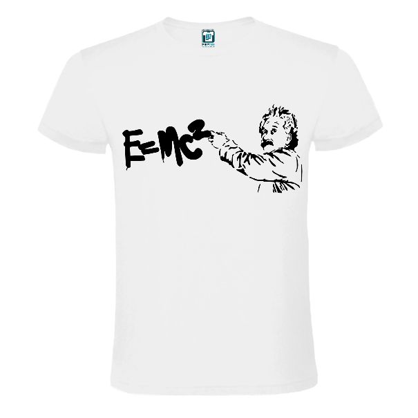Tricouri albe personalizate inspirate din arta stradală considerată de unii o formă de exprimare artistică, iar de alții vandalism. Imaginea de față reproduce pe un tricou un graffiti reprezentându-l pe Albert Einstein scriind pe un perete cunoscuta formulă E=mc2 Tricou alb personalizat pe piept cu un desen cu Einstein scriind celebra formul E=mc pătrat