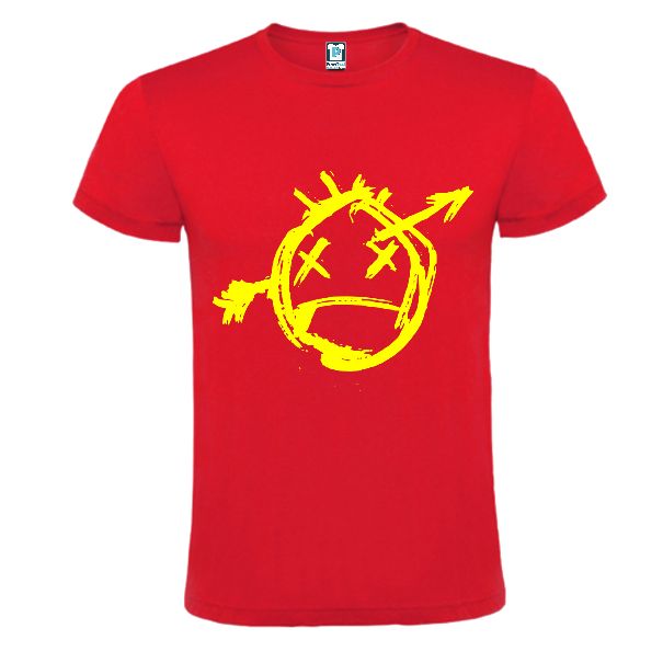 Tricou roșu cu emoji străpuns de o săgeată