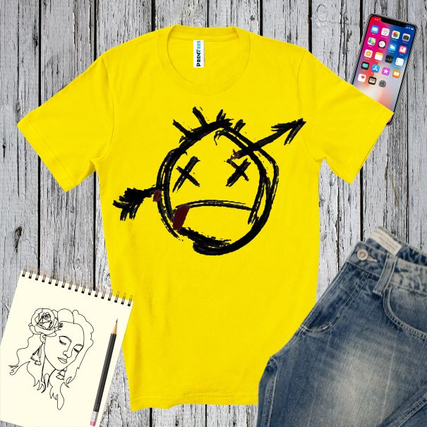 Tricou galben cu emoji străpuns de o săgeată