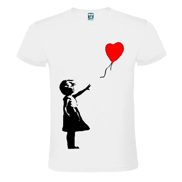 Tricou alb imprimat cu o reproducere după un cunoscut șablon din Londra denumit Fetița cu balon atribuit artistului stradal Banksy Tricou alb imprimat cu o fetită care scapă un balon
