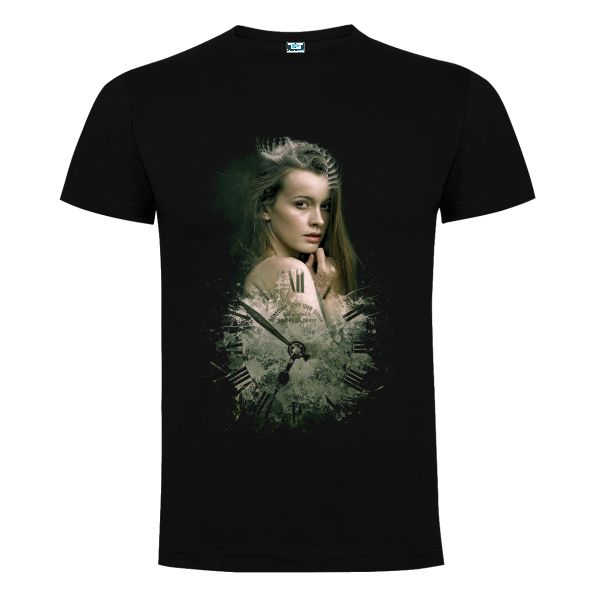 Tricou negru cu portret de femeie