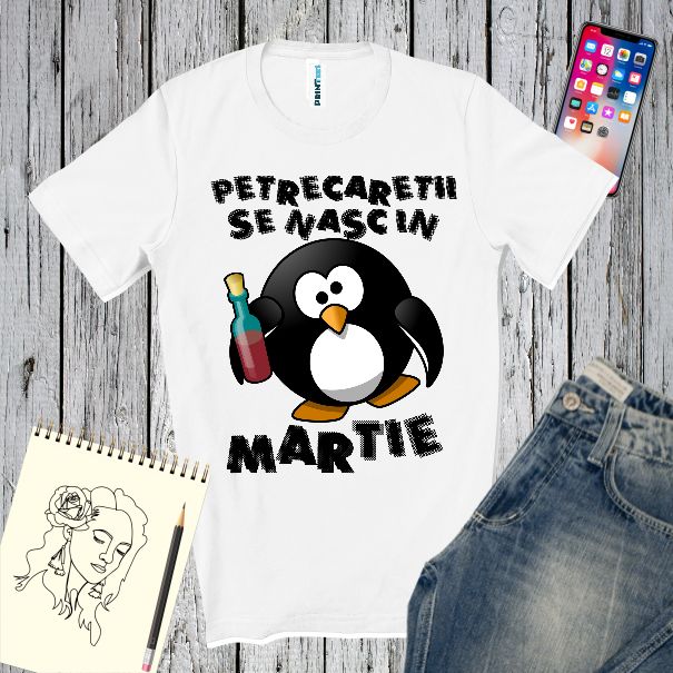 Tricou alb cu un pinguin petrecaret