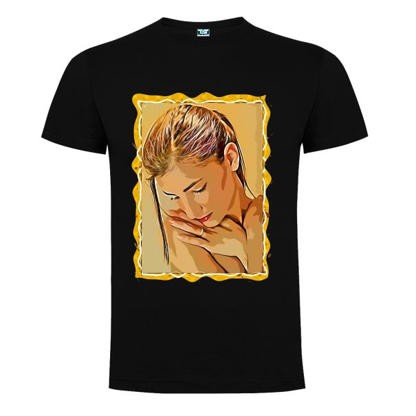 Tricou barbati FEMEIE CU PRIVIREA PLECATA