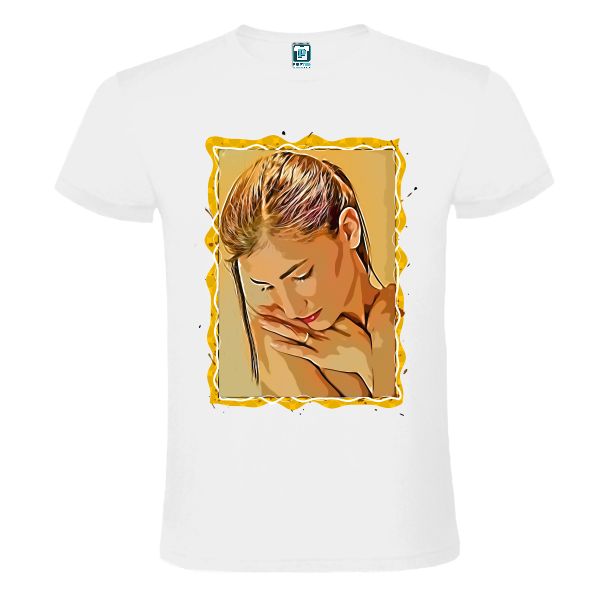 Tricou alb barbati FEMEIE CU PRIVIREA PLECATA