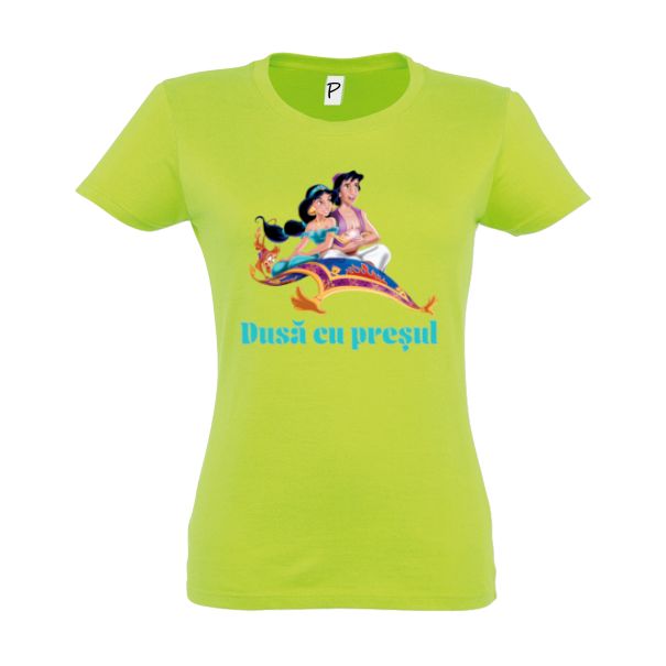 Tricou damă imprimat cu vorba românească. Dusă ci preșul, alături de grafică sugestivă Tricou damă - Dusă cu preșul