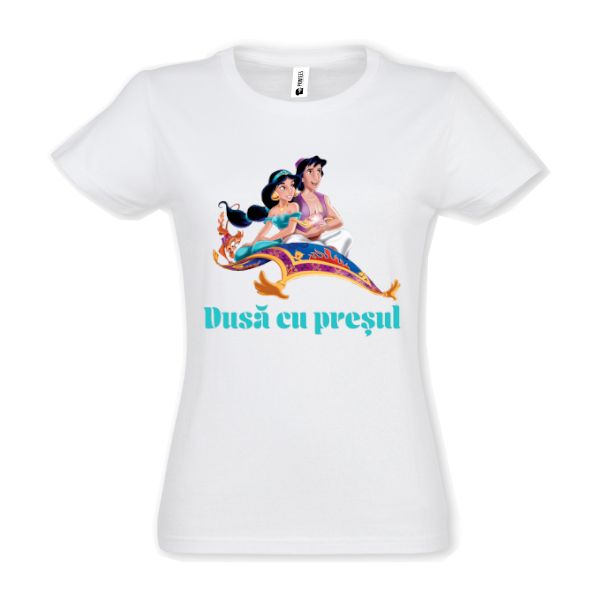 Tricou damă imprimat cu vorba românească. Dusă ci preșul, alături de grafică sugestivă Tricou damă - Dusă cu preșul