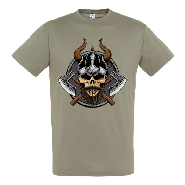Tricou din bumbac pentru bărbați imprimat cu imaginea unui craniu de războinic viking alături de două topoare. Tricou bărbați - Viking cu topoare