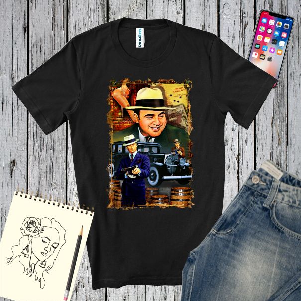 Al Capone este simbolul mafiotului suprem, un personaj intrat în istorie a cărui imagine am imprimat-o pe un tricou de bărbați pentru fanii poveștilor cu mafioți. Tricou bărbați - Al Capone