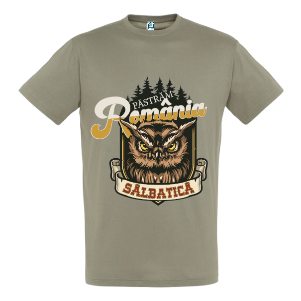 Tricou regular din bumbac pentru bărbați pentru cei care țin la natura sălbatică a țării cu mesajul: Păstrăm România sălbatică! Tricou bărbați - Păstrăm România sălbatică