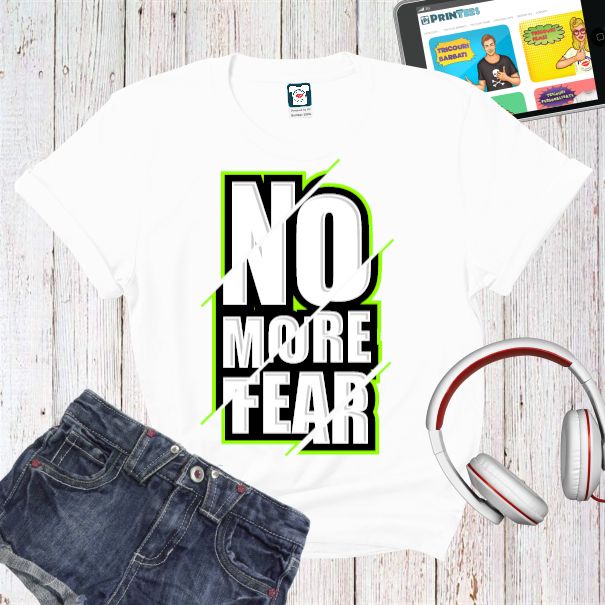 Trăim vremuri dominate de frică, dar dacă ai trecut peste acest episod, un tricou de damă cu mesajul „No more fear” te va ajuta să-i motivezi și pe alții Tricou damă - No more fear