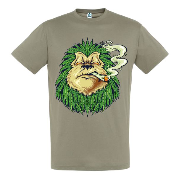 Nu încurajăm consumul de verde, încurajăm doar purtatul pe tricou, cum este acest tricou de bărbați imprimat cu o maimuța fumând. Tricou bărbați - Maimuța de verde