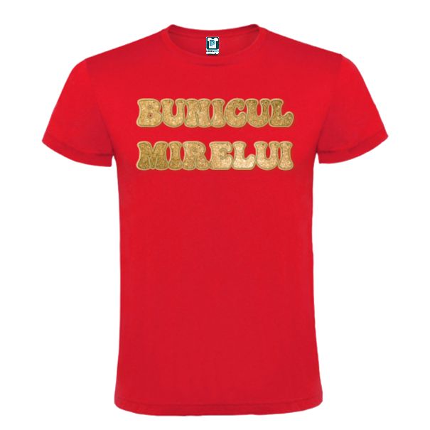 Pentru a nu crea confuzie despre rolul fiecăruia în organizarea nunții am creat o serie de tricouri personalizate cu funcția fiecăruia cum este și acest tricou de bărbat - Bunicul mirelui. Tricou bărbat - Bunicul mirelui
