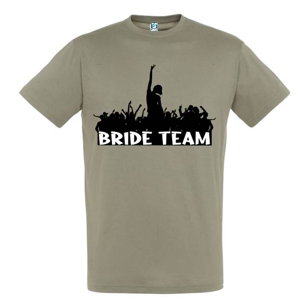Ești tipul cool care face parte din echipa miresei, atunci poartă echipamentul miresei: tricou bărbat „Bride Team”. Tricou bărbat - Bride Team
