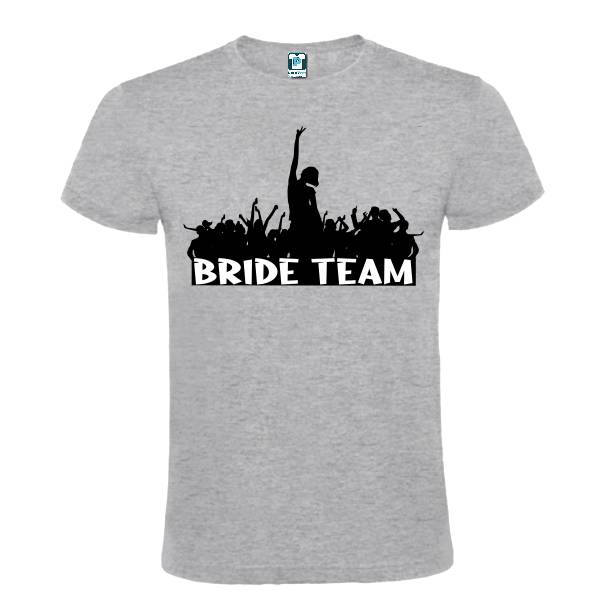 Ești tipul cool care face parte din echipa miresei, atunci poartă echipamentul miresei: tricou bărbat „Bride Team”. Tricou bărbat - Bride Team