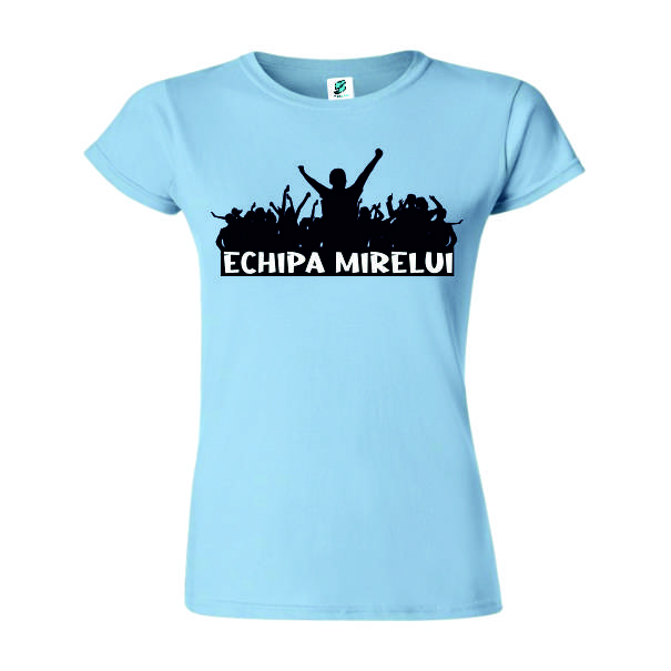 Dacă faci parte din cea mai tare echipă a momentului, echipa mirelui și nu vrei să se creeze vrei confuzie poartă un tricou de damă cu numele echipei. Tricou damă - Echipa Mirelui