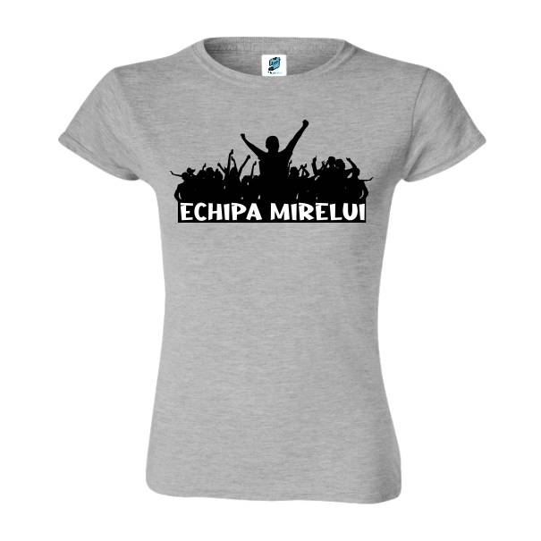 Dacă faci parte din cea mai tare echipă a momentului, echipa mirelui și nu vrei să se creeze vrei confuzie poartă un tricou de damă cu numele echipei. Tricou damă - Echipa Mirelui