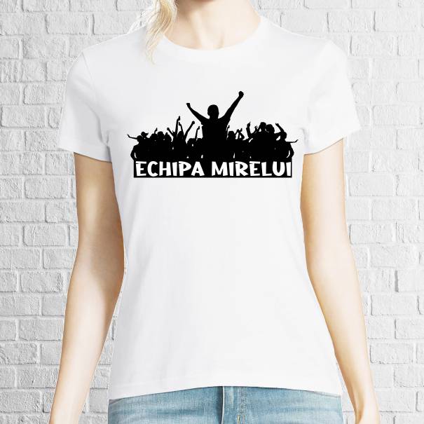 Dacă faci parte din cea mai tare echipă a momentului, echipa mirelui și nu vrei să se creeze vrei confuzie poartă un tricou de damă cu numele echipei. Tricou damă - Echipa Mirelui