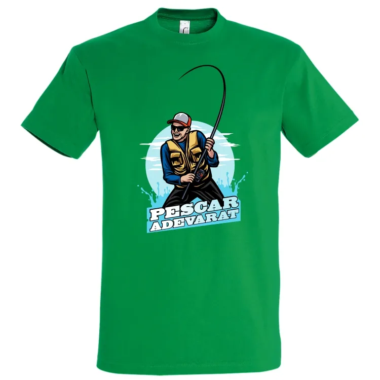 Un tricou de bărbat imprimat cu un mesaj despre ceea ce contează... La pescuit...