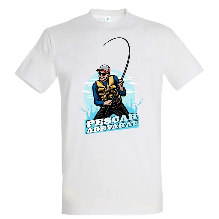 Un tricou de bărbat imprimat cu un mesaj despre ceea ce contează... La pescuit...