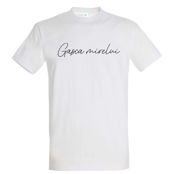 La petrecerea burlacilor echipele trebuie clar delimitate , iar noi ne-am gândit că un tricou de bărbat cu mesaj este ideal pentru a indica cine face parte din gașca mirelui Tricou bărbat - Gașca mirelui