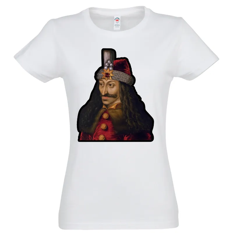 Tricou de damă imprimat cu portretul marelui nostru domnitor Vlad Țepeș reprodus după un tablou postum, din a doua jumătate a secolului XVI-lea aflat la Kunsthistorisches Museum (Viena). Tricou damă - Țepeș
